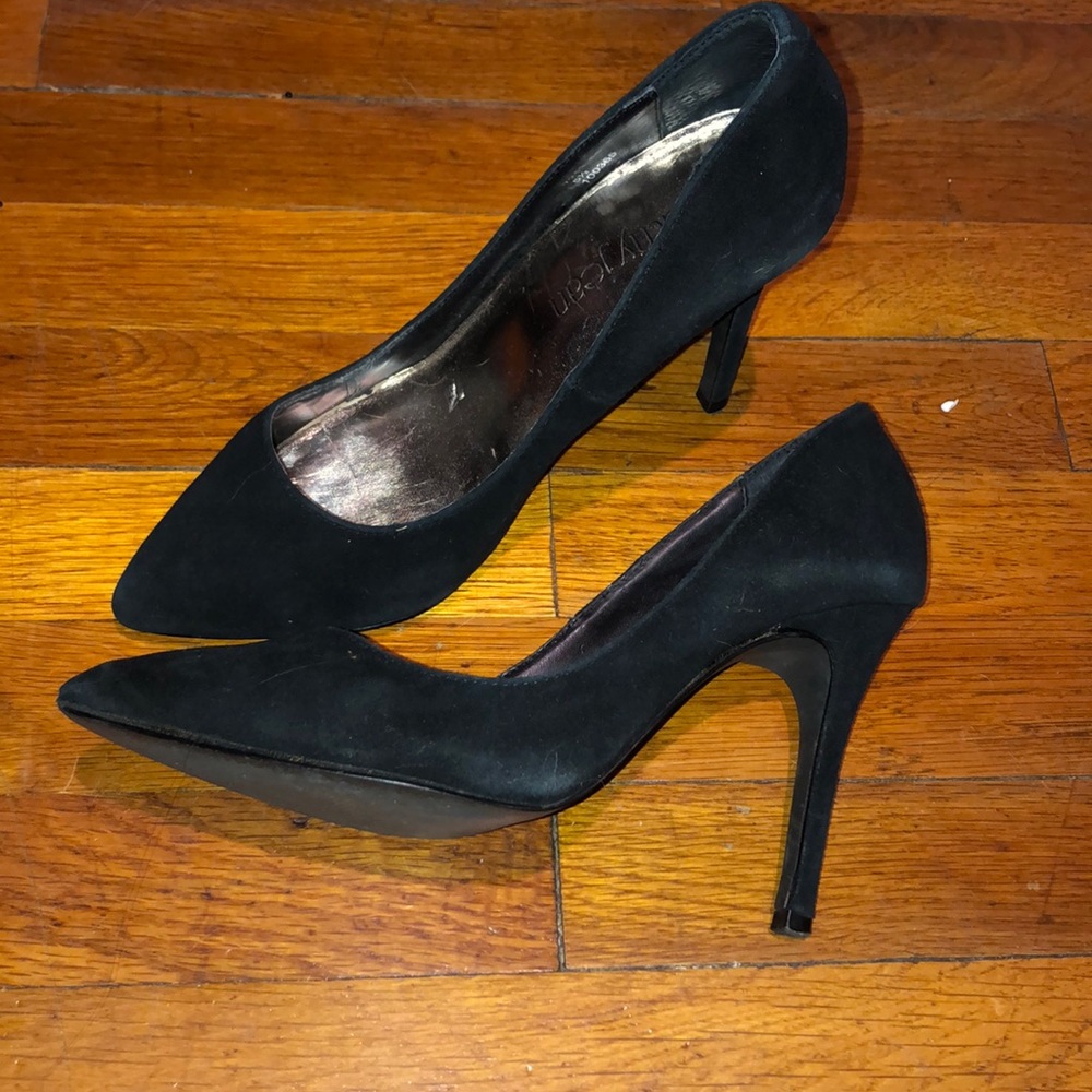 🖤cathy jean suede pumps🖤